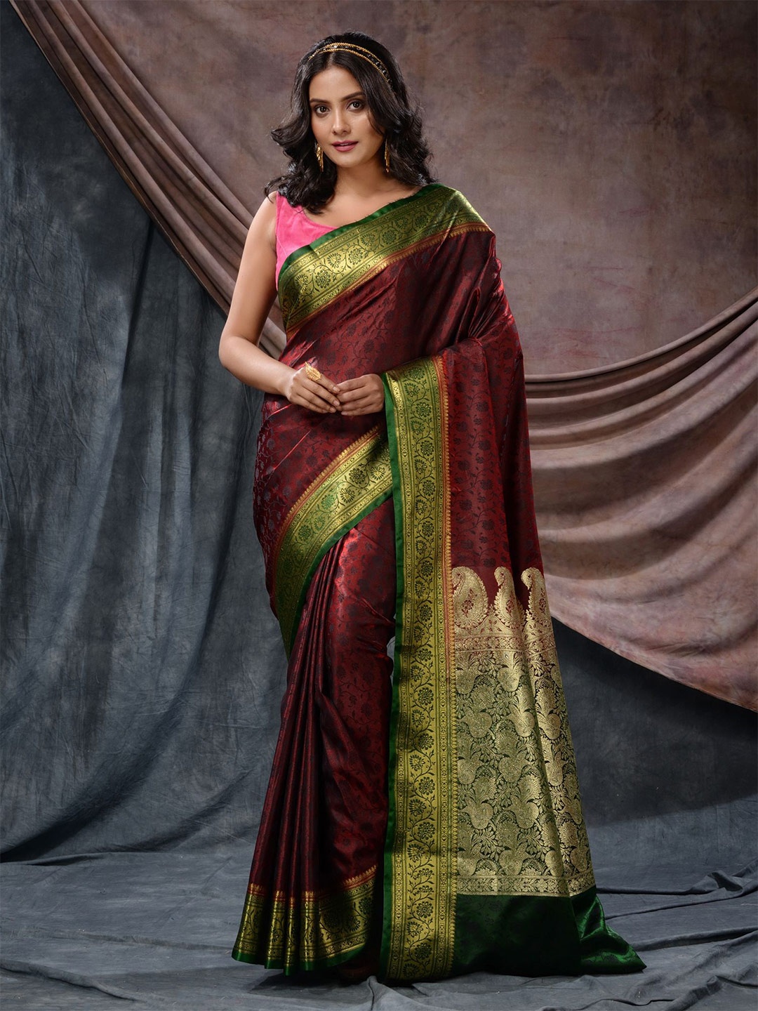 

Charukriti Floral Woven Design Zari Silk Blend Zari Saree, Brown