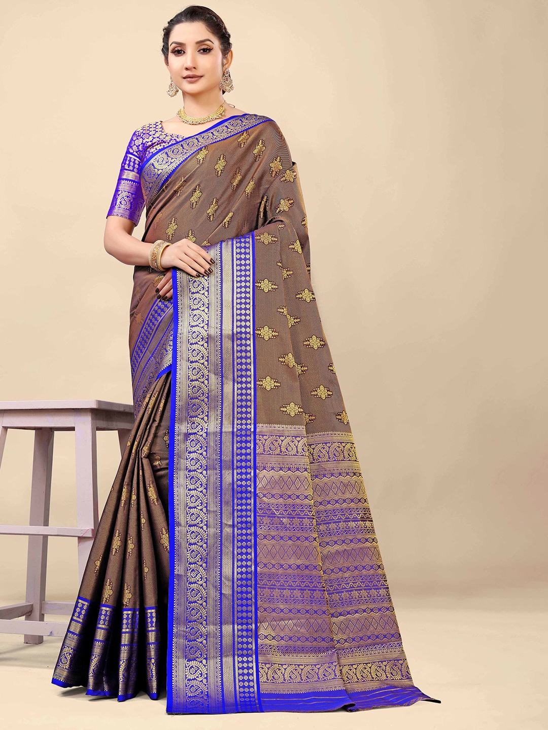 

Royal Rajgharana Saree Ethnic Motifs Woven Design Zari Banarasi Sarees, Maroon