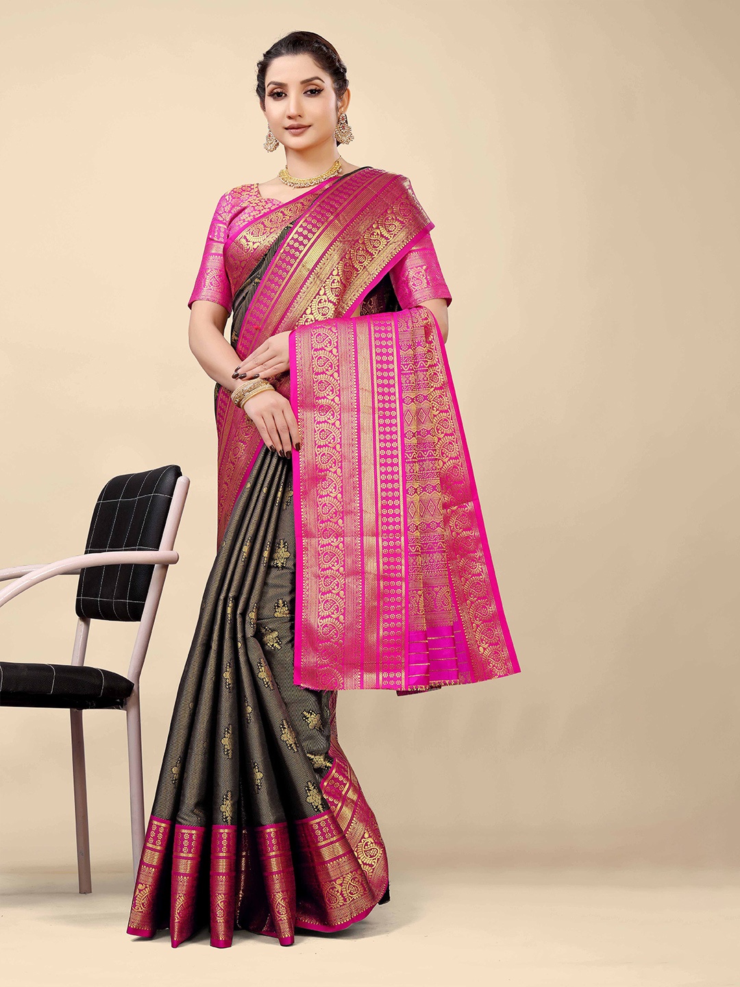 

Royal Rajgharana Saree Ethnic Motifs Woven Design Zari Banarasi Sarees, Black