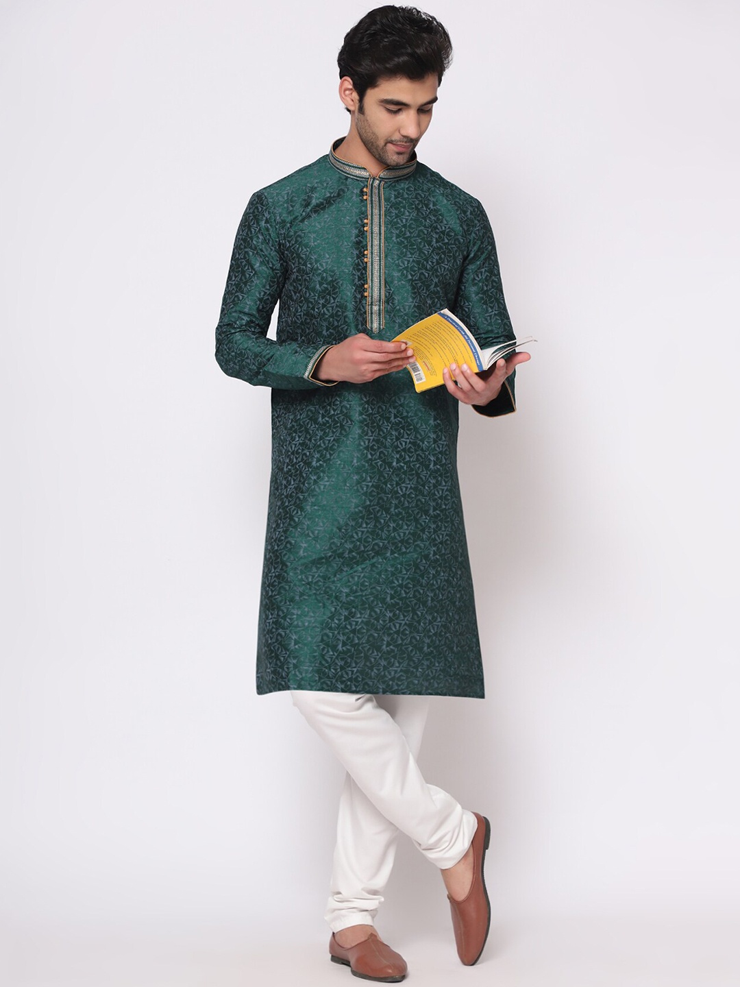 

GoStyle Mandarin Collar Printed Pure Cotton Kurta with Pyjamas, Green