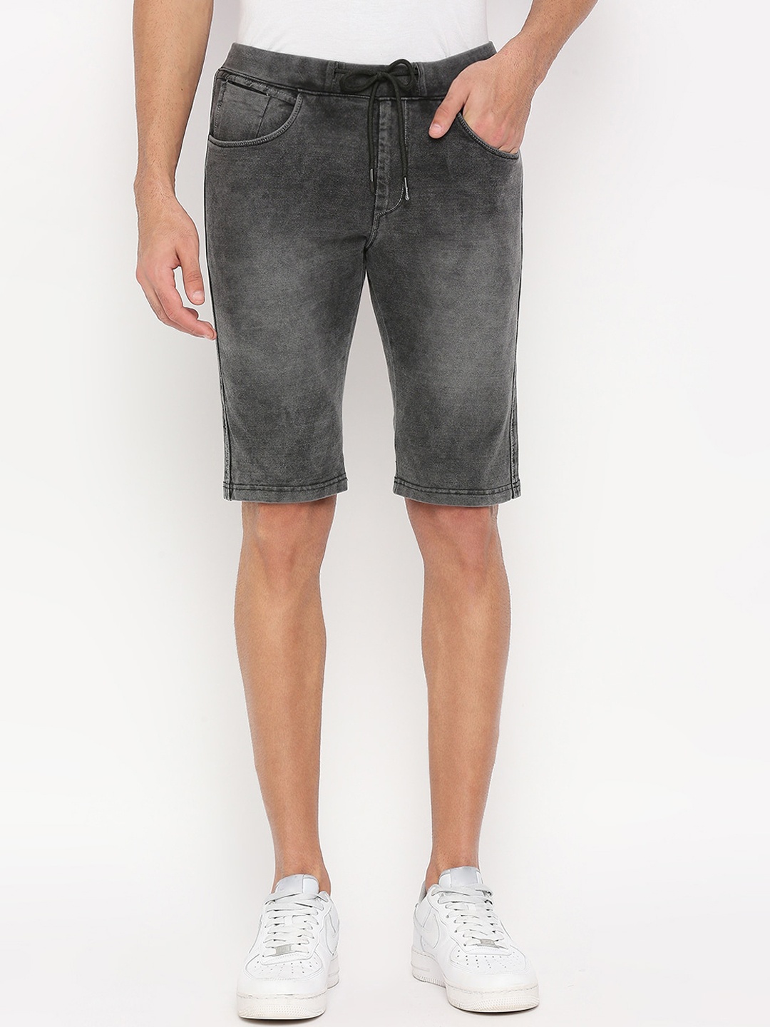 

beevee Men Washed Mid Rise Cotton Denim Shorts, Black