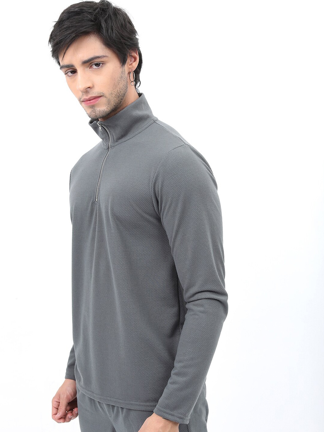 

HIGHLANDER Men Popcorn Structured Regular Fit Tshirt, Grey