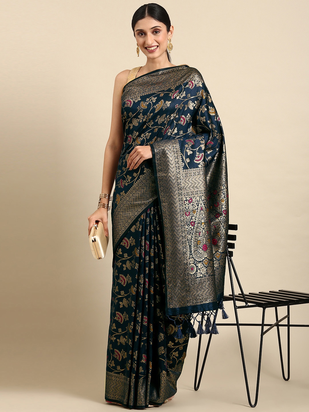 

VISHNU WEAVES Floral Zari Tussar Saree, Navy blue