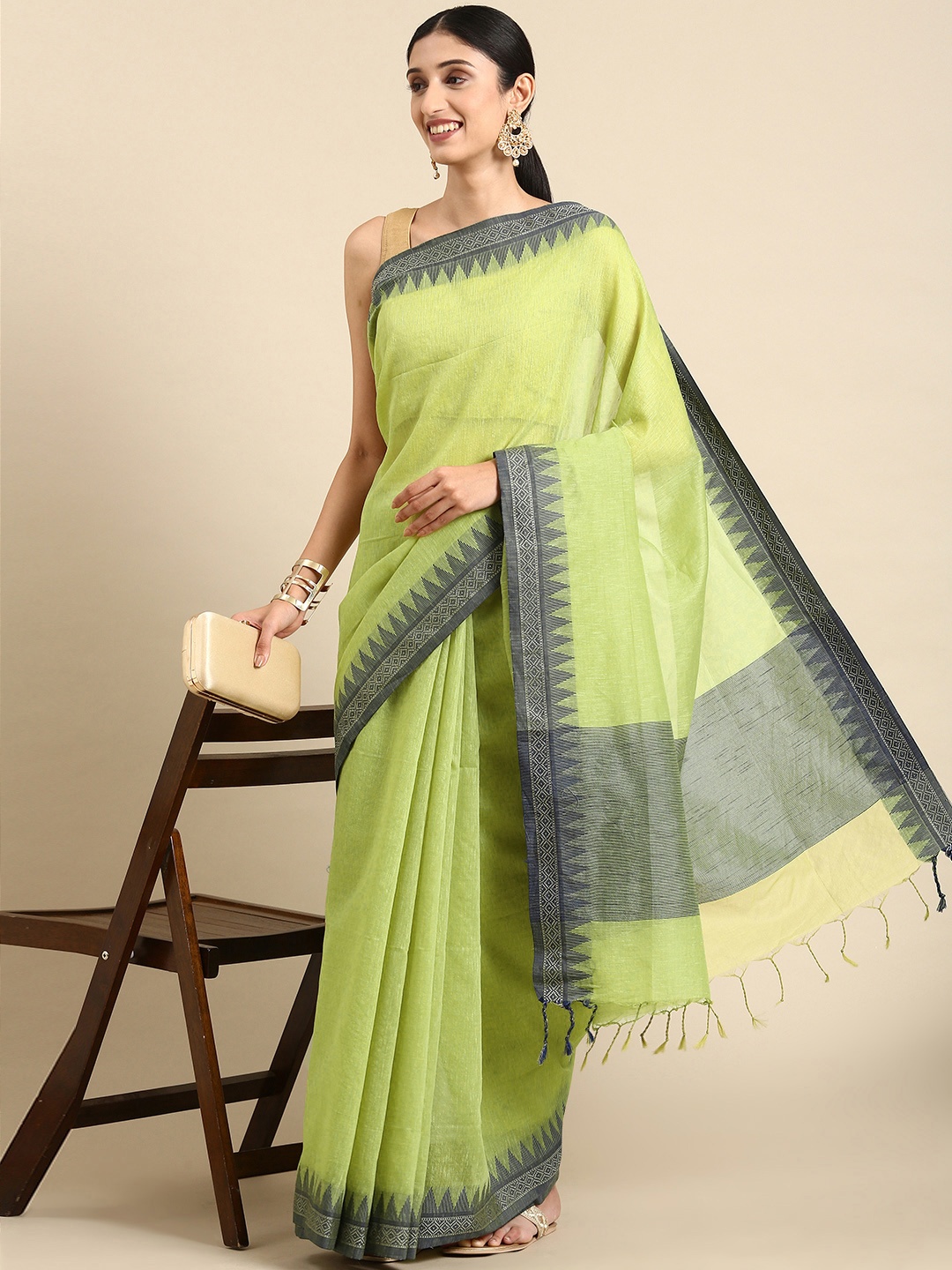 

VISHNU WEAVES Lime Green & Navy Blue Linen Blend Taant Saree
