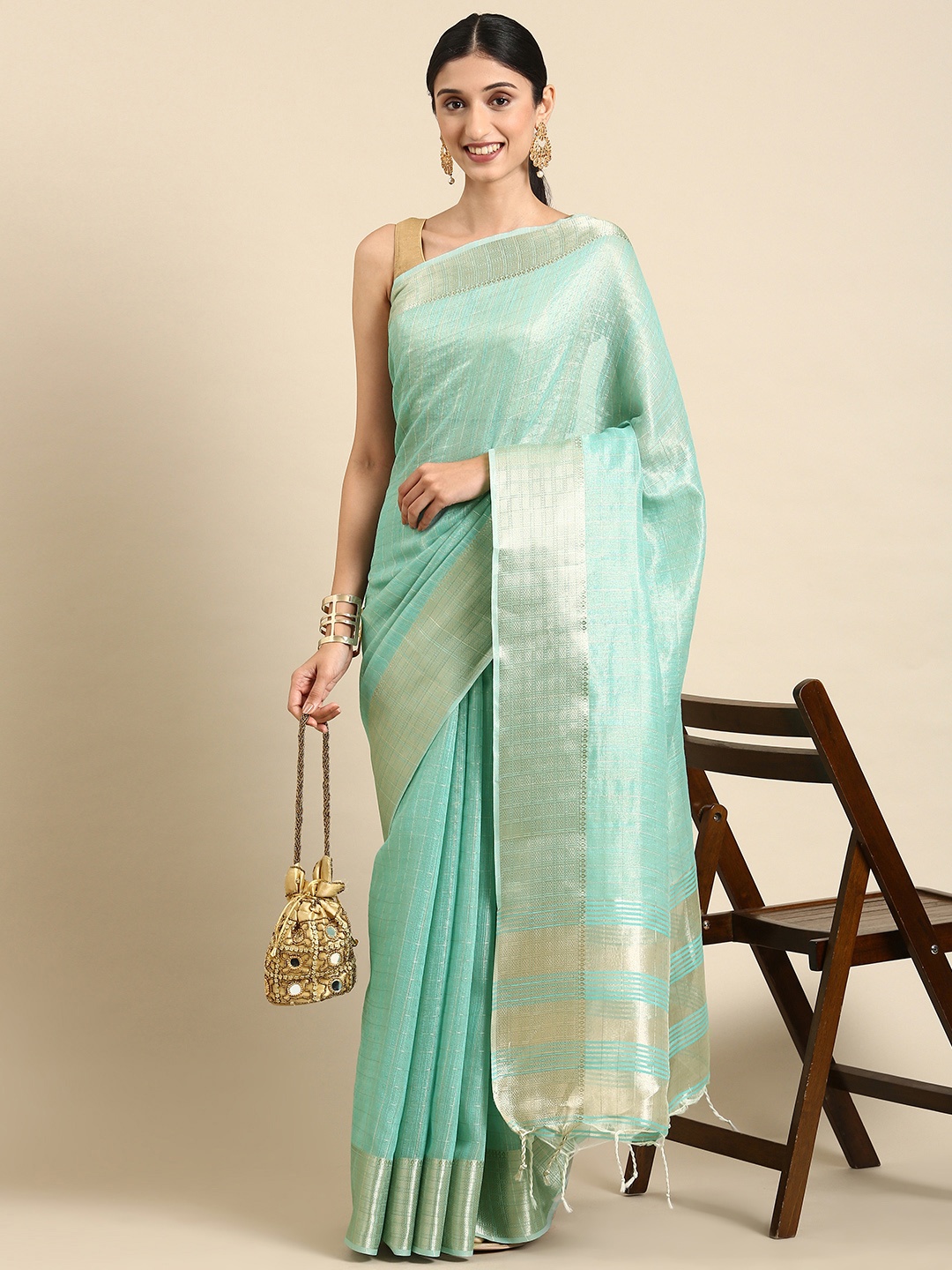 

VISHNU WEAVES Checked Zari Tissue Maheshwari Saree, Sea green