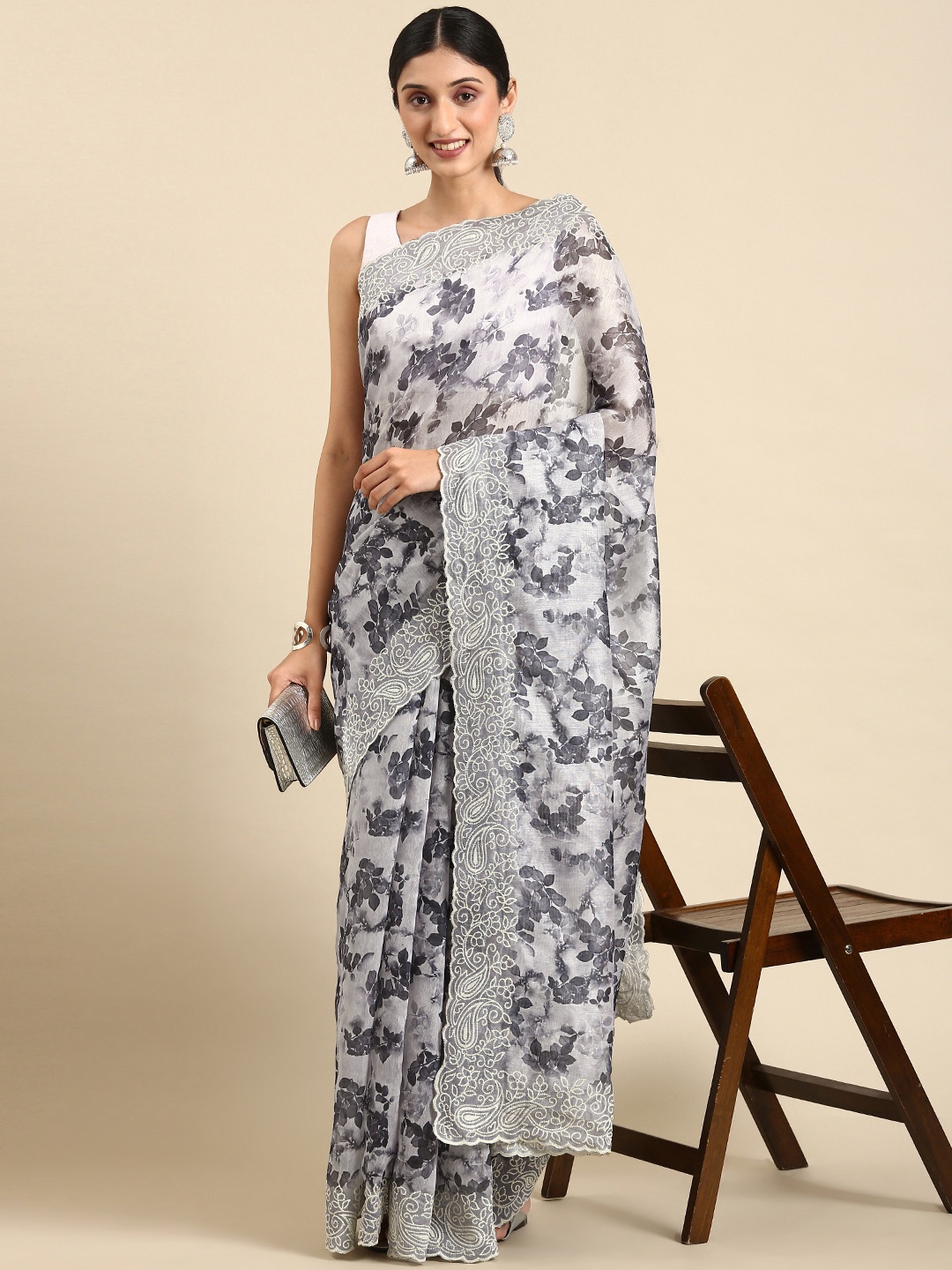 

VISHNU WEAVES Grey & Purple Floral Organza Kovai Saree