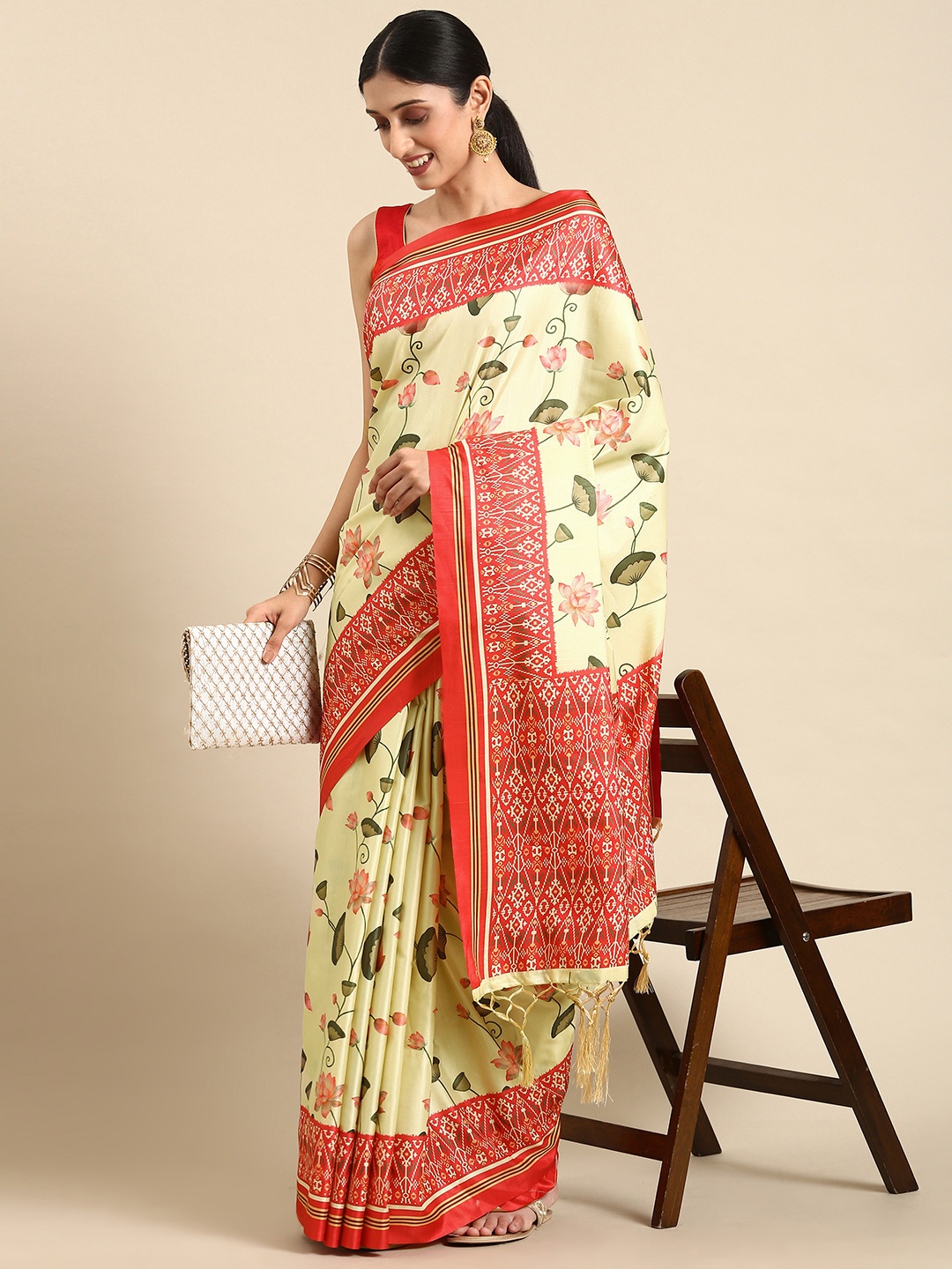 

VISHNU WEAVES Floral Silk Cotton Patola Saree, Yellow