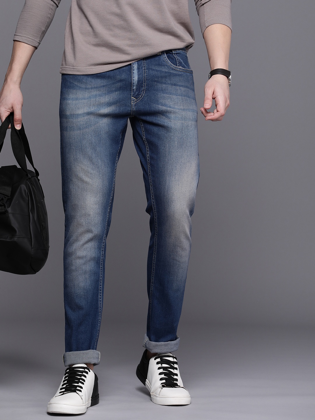 

WROGN Men Slim Fit Heavy Fade Stretchable Mid-Rise Jeans, Blue