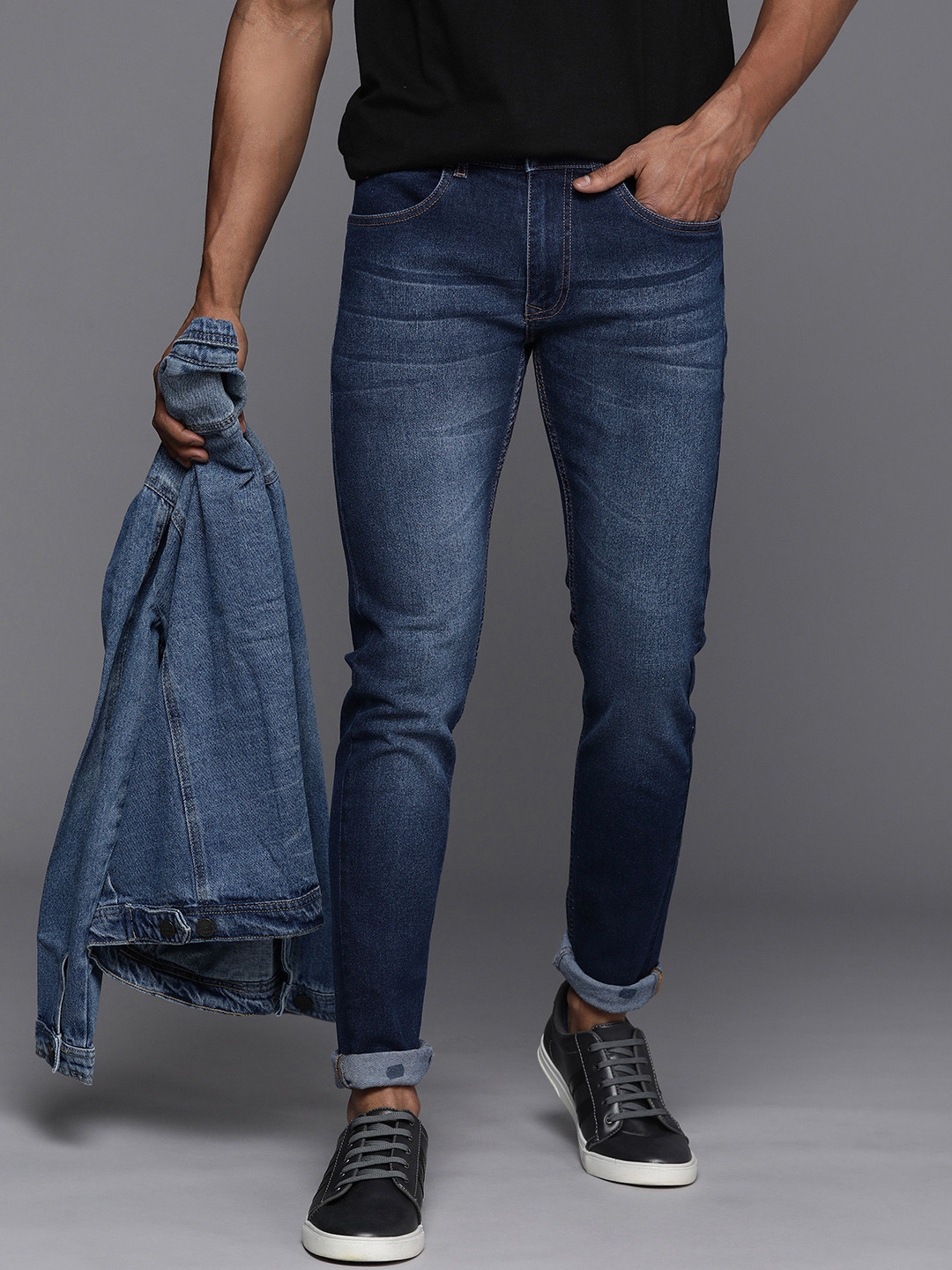 

WROGN Men Slim Tapered Fit Light Fade Stretchable Jeans, Blue