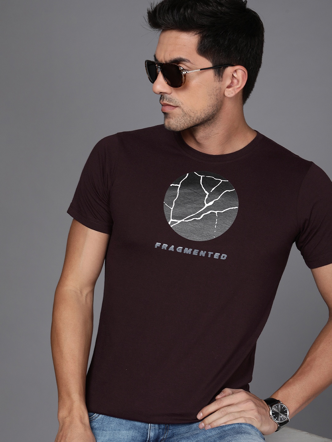 

WROGN Men Graphic Printed Round Neck T-shirt With Applique Detail, Burgundy