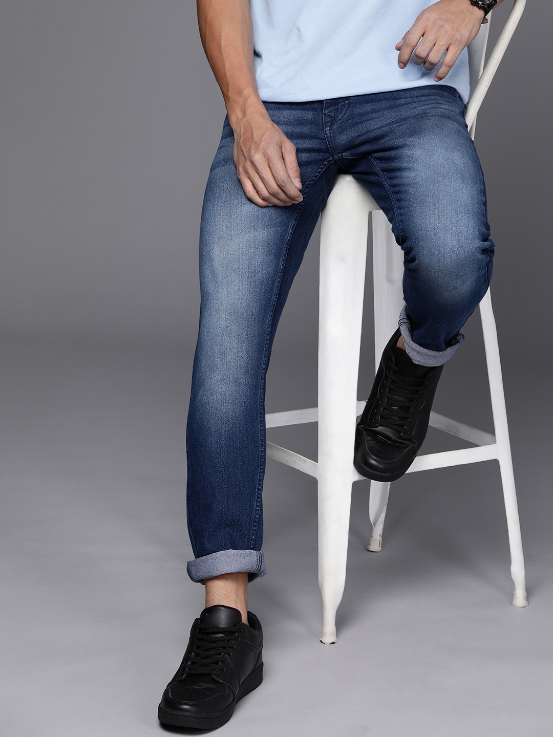 

WROGN Men Slim Fit Heavy Fade Stretchable Jeans, Blue