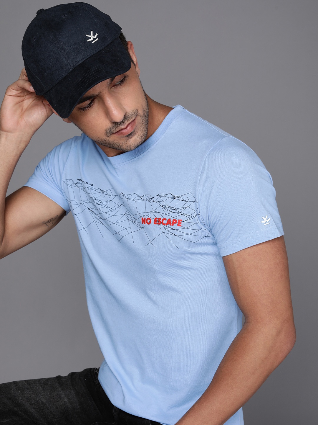 

WROGN Men Geometric Printed T-shirt With Applique Detail, Blue