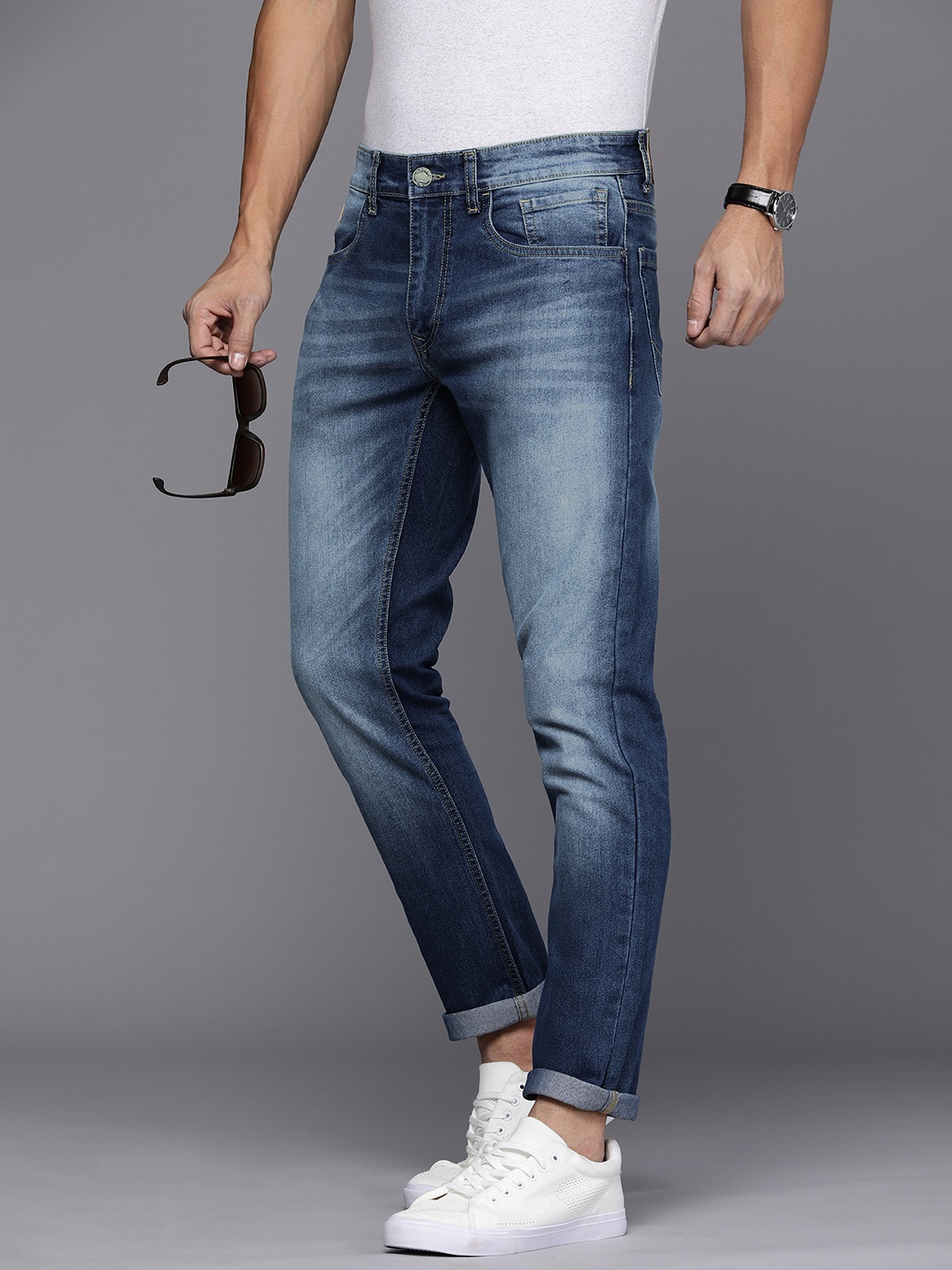 

WROGN Men Slim Fit Heavy Fade Mid-Rise Stretchable Jeans, Blue