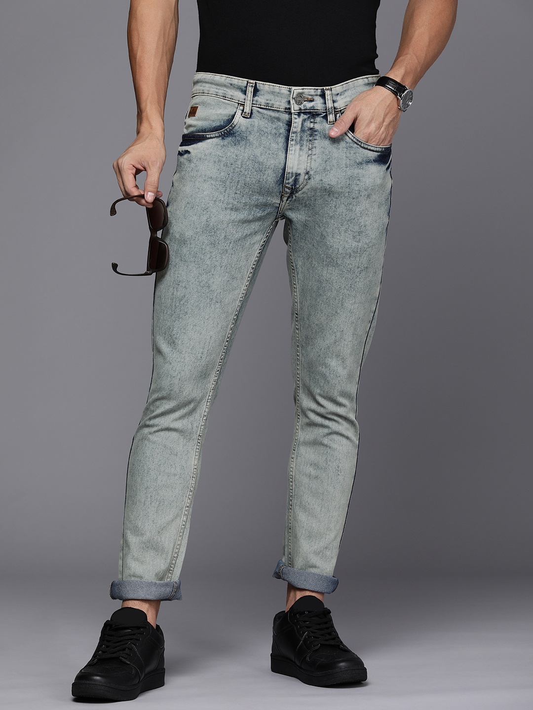 

WROGN Men Skinny Fit Heavy Fade Acid Wash Mid-Rise Stretchable Jeans, Blue