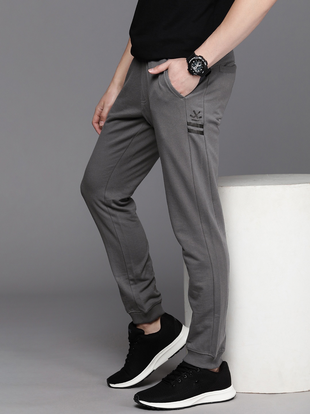 

WROGN Men Brand Logo Printed Mid Rise Knitted Joggers, Grey