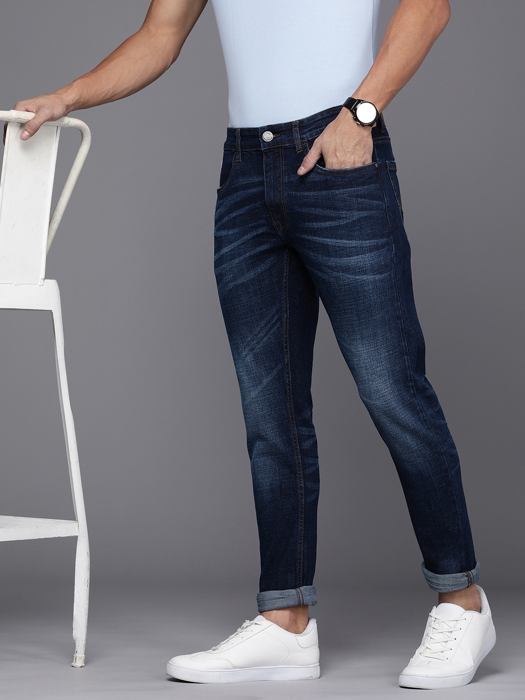 

WROGN Men Slim Fit Heavy Fade Stretchable Jeans, Blue
