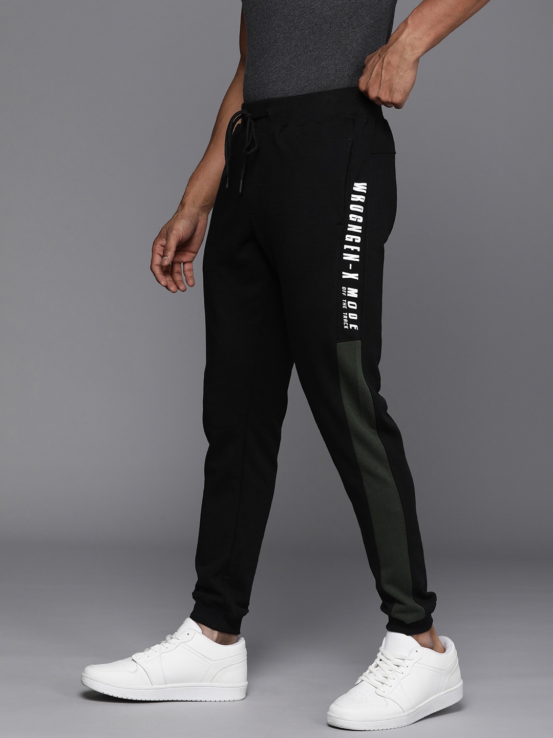 

WROGN Men Brand Logo Printed Regular Fit Joggers, Black