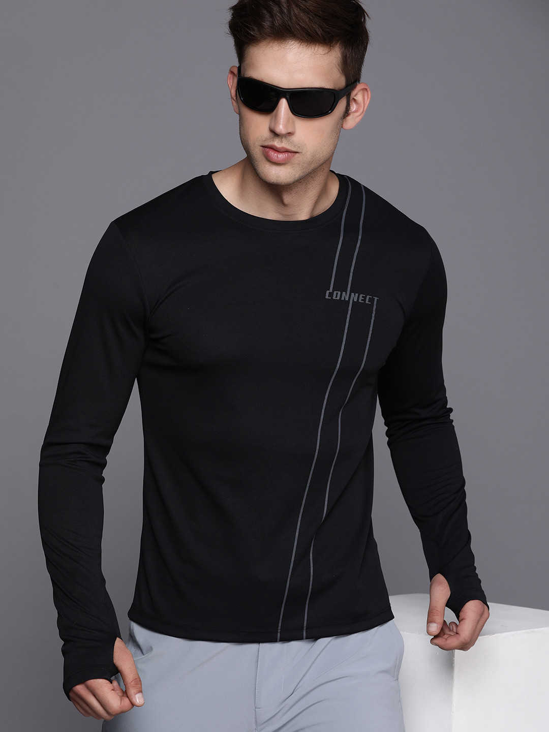 

WROGN ACTIVE Men Self Design Slim Fit Round Neck Dry Pro Basketball T-shirt, Black