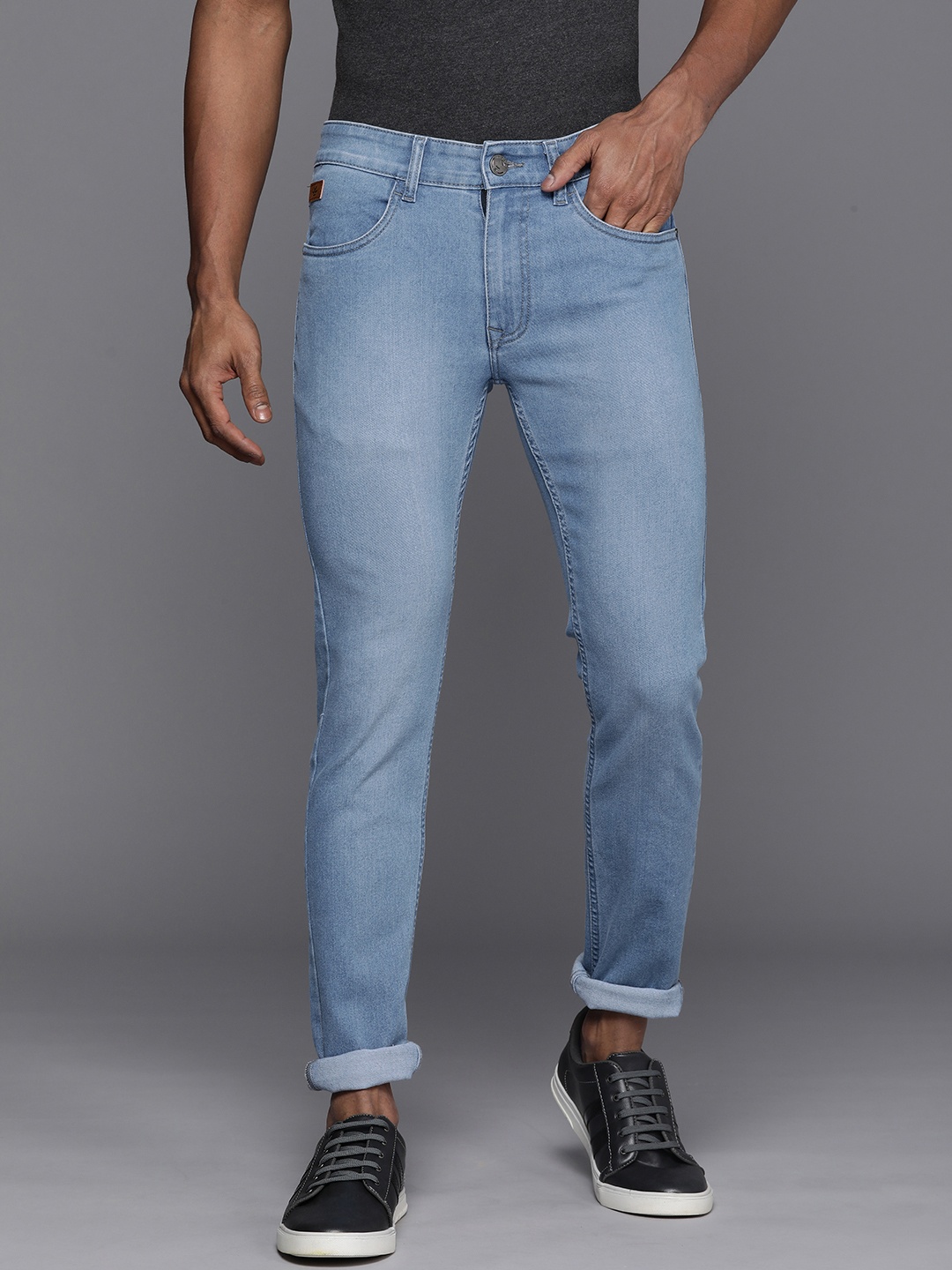 

WROGN Mid-Rise Skinny Fit Light Fade Stretchable Jeans, Blue