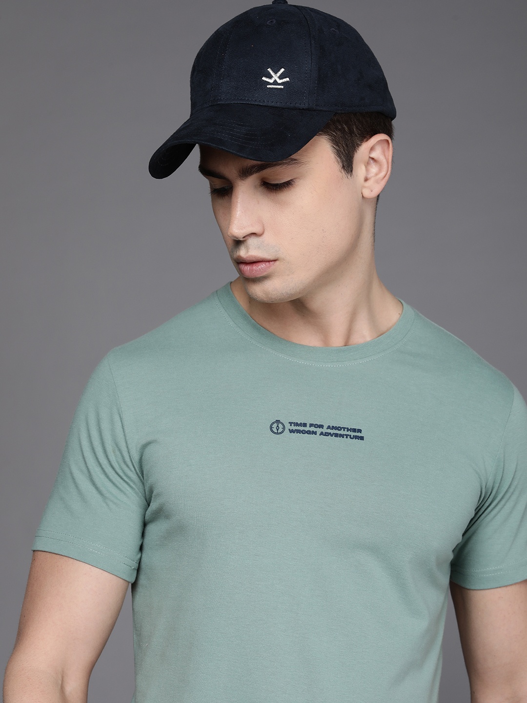 

WROGN Men Solid Round Neck T-shirt With Typography Detail, Green