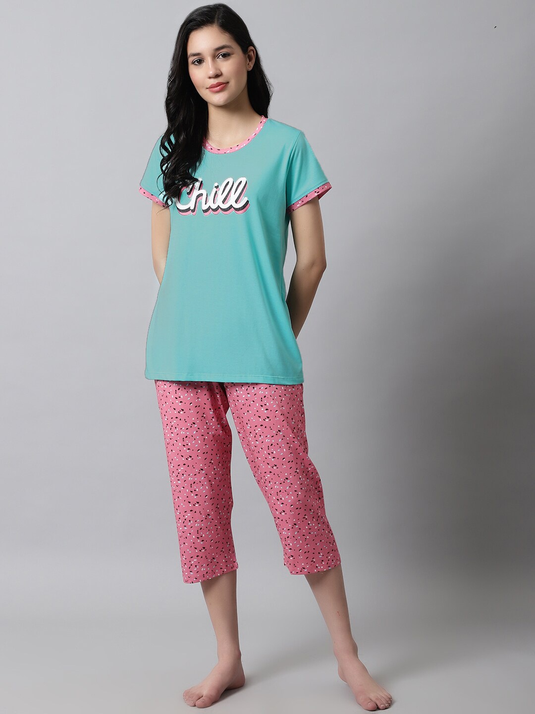 

Kanvin Typography Printed Night Suit, Green