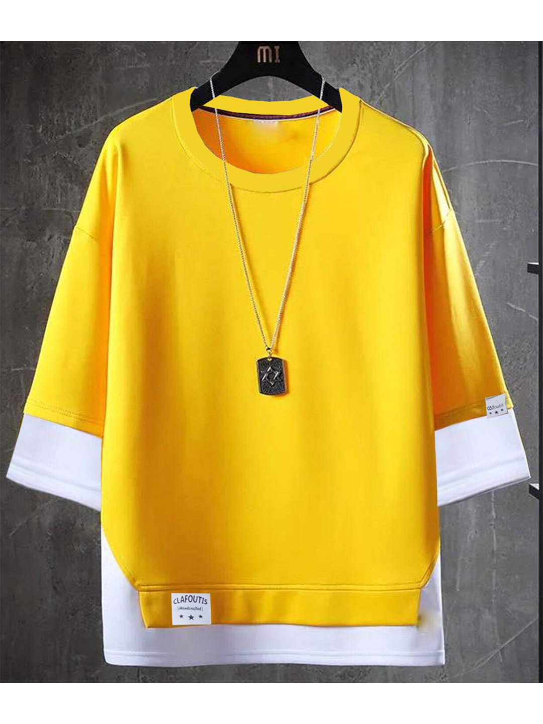 

CLAFOUTIS Men Yellow Applique T-shirt