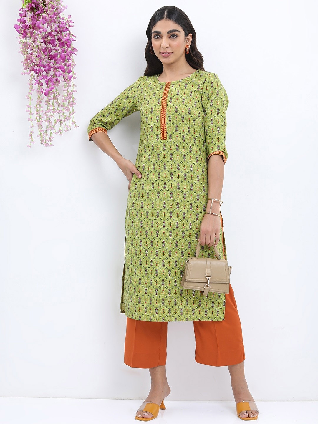 

KETCH Women Green Floral Printed Thread Work Kurta