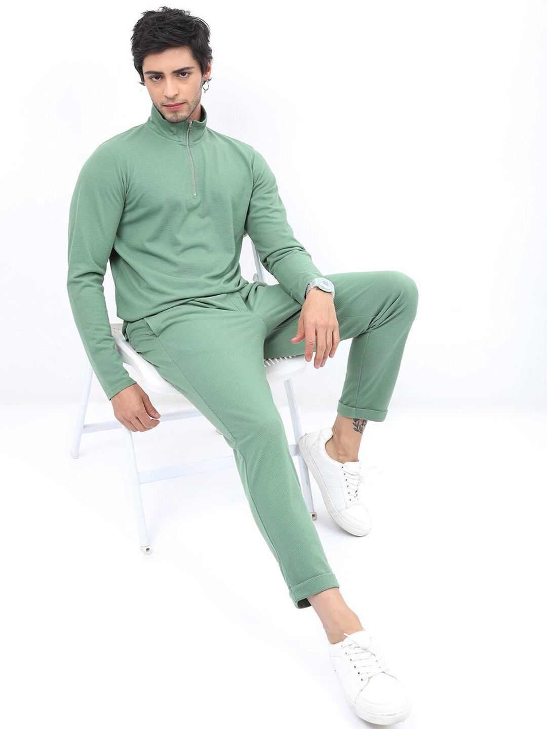 

HIGHLANDER Men Popcorn Structured High Neck T-shirt, Green