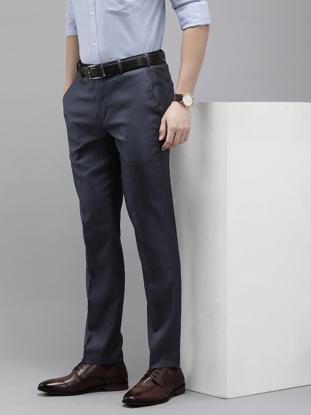 

Park Avenue Men Neo Fit Textured Formal Trousers, Navy blue