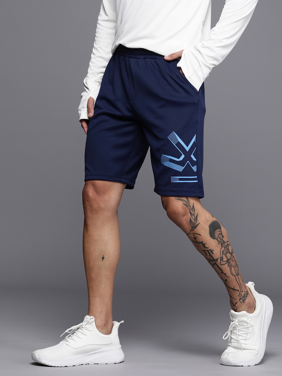 

WROGN ACTIVE Men Brand Logo Minimal Print Mid-Rise Dry-Pro Sports Shorts, Navy blue
