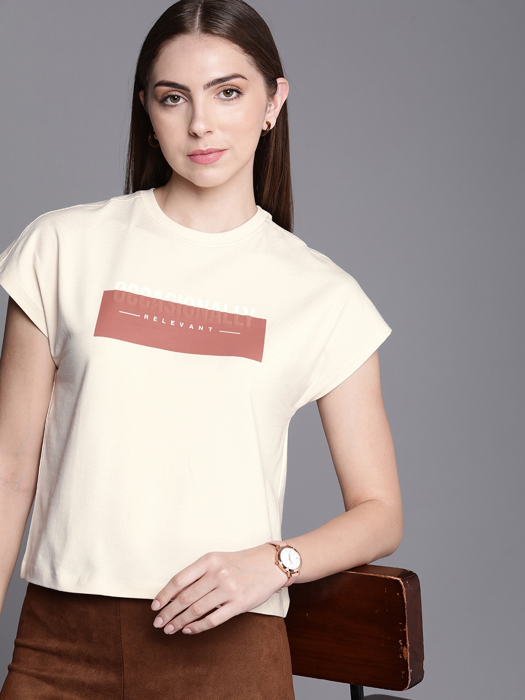 

Kenneth Cole Graphic Typography Printed Extended Sleeves T-shirt, Beige