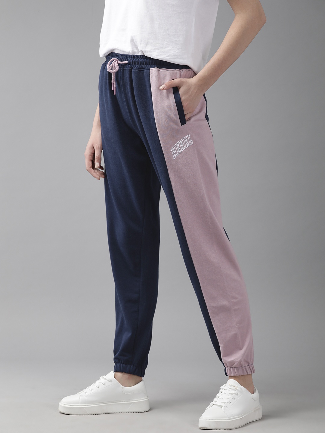 

The Roadster Lifestyle Co. Women Colourblocked Relaxed Fit Joggers, Navy blue