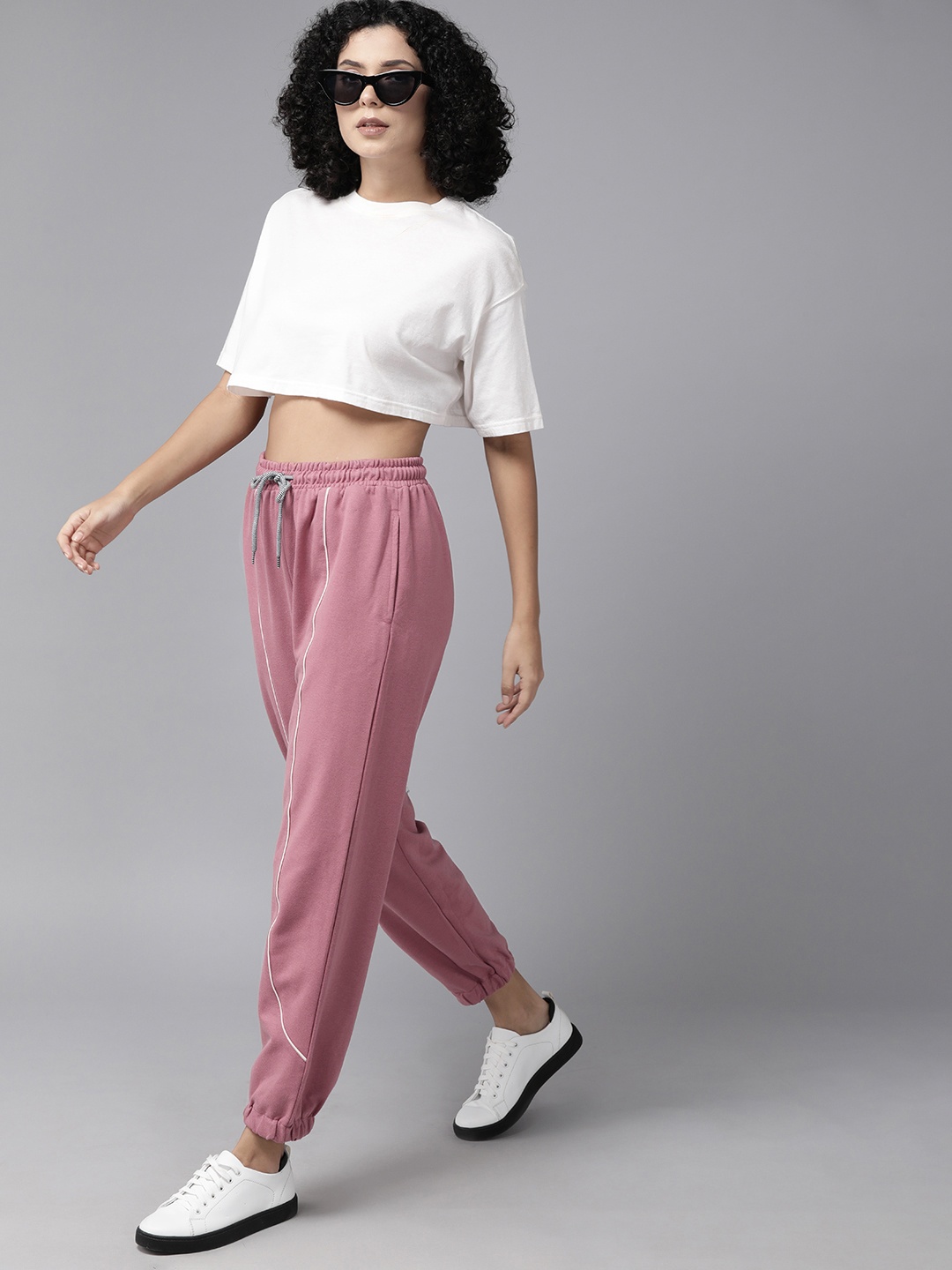 

The Roadster Lifestyle Co. Women Regular Fit Joggers, Rose