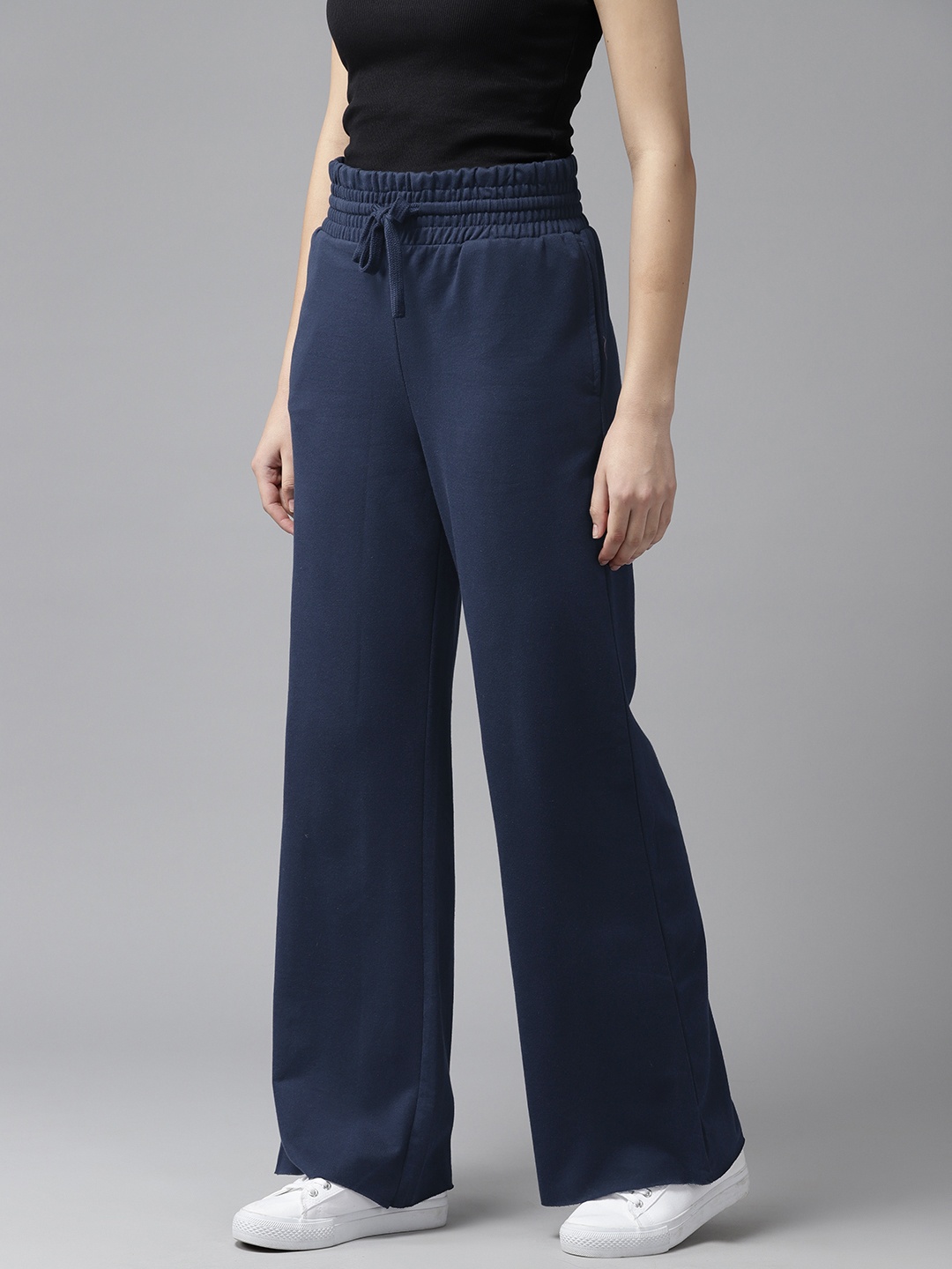 

The Roadster Lifestyle Co. Women Wide Leg Track Pants, Navy blue