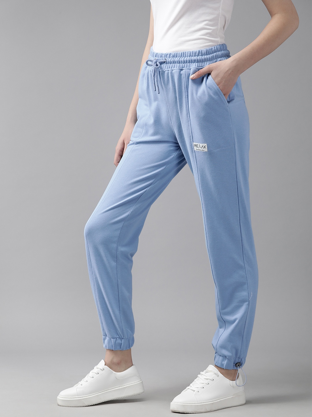 

The Roadster Lifestyle Co. Women Solid Joggers, Blue