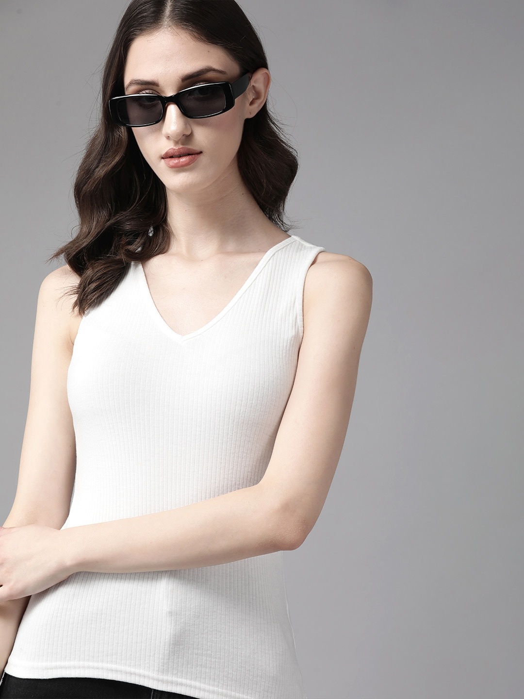 

The Roadster Lifestyle Co. Ribbed V-Neck Top, White