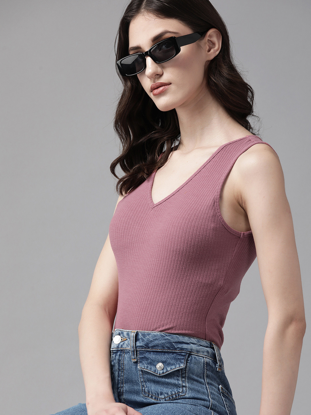 

The Roadster Lifestyle Co. Ribbed V-Neck Top, Mauve