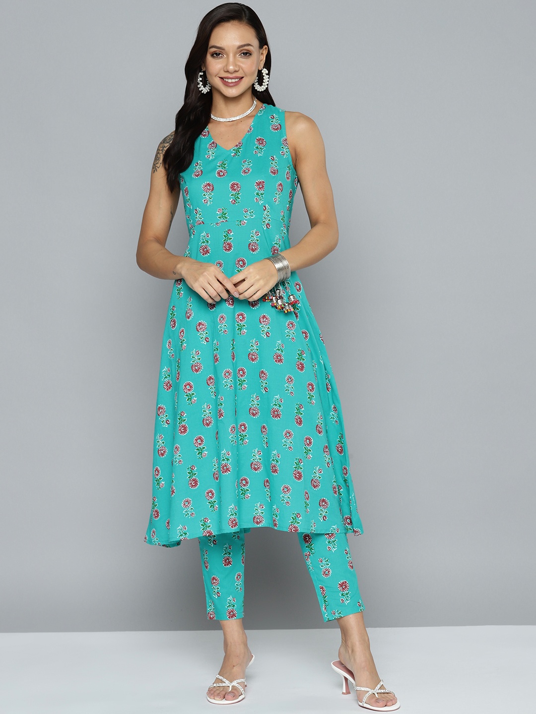 

HERE&NOW Floral Printed Pure Cotton Kurta with Trousers, Sea green