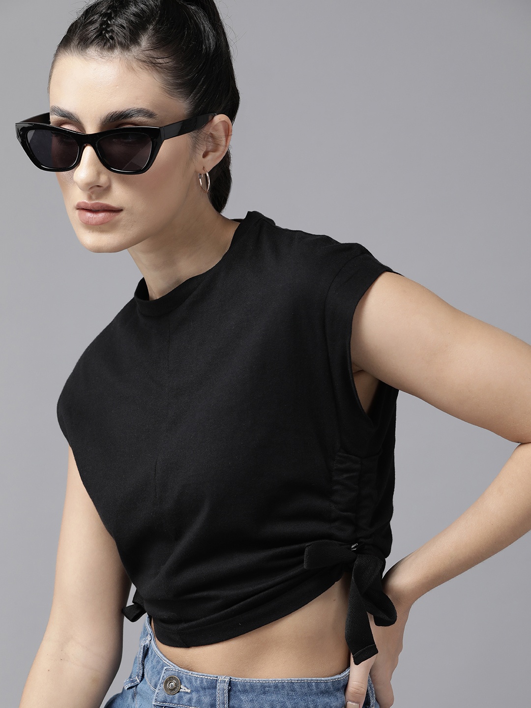 

The Roadster Lifestyle Co. Extended Sleeves Side Knots Cropped T-shirt, Black