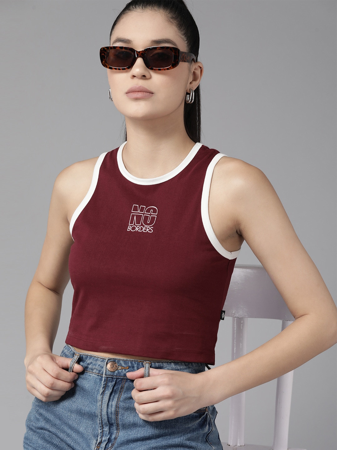 

The Roadster Lifestyle Co. Typography Printed Detail Regular Fit T-shirt, Maroon