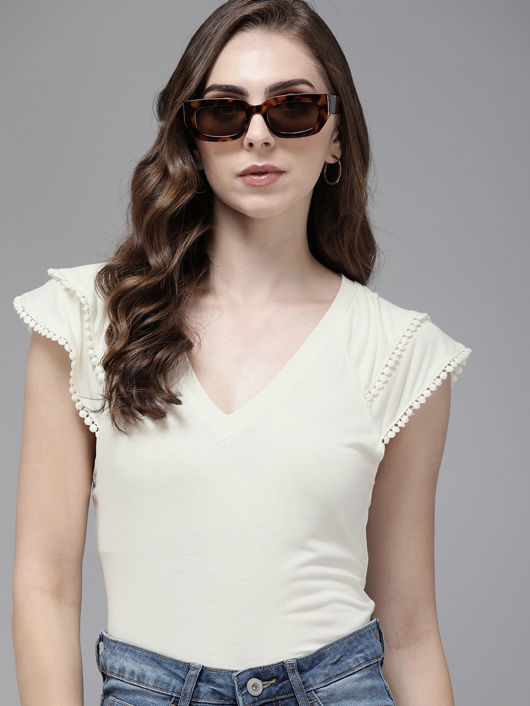 

The Roadster Life Co. V-Neck Cap Sleeves T-shirt, Off white