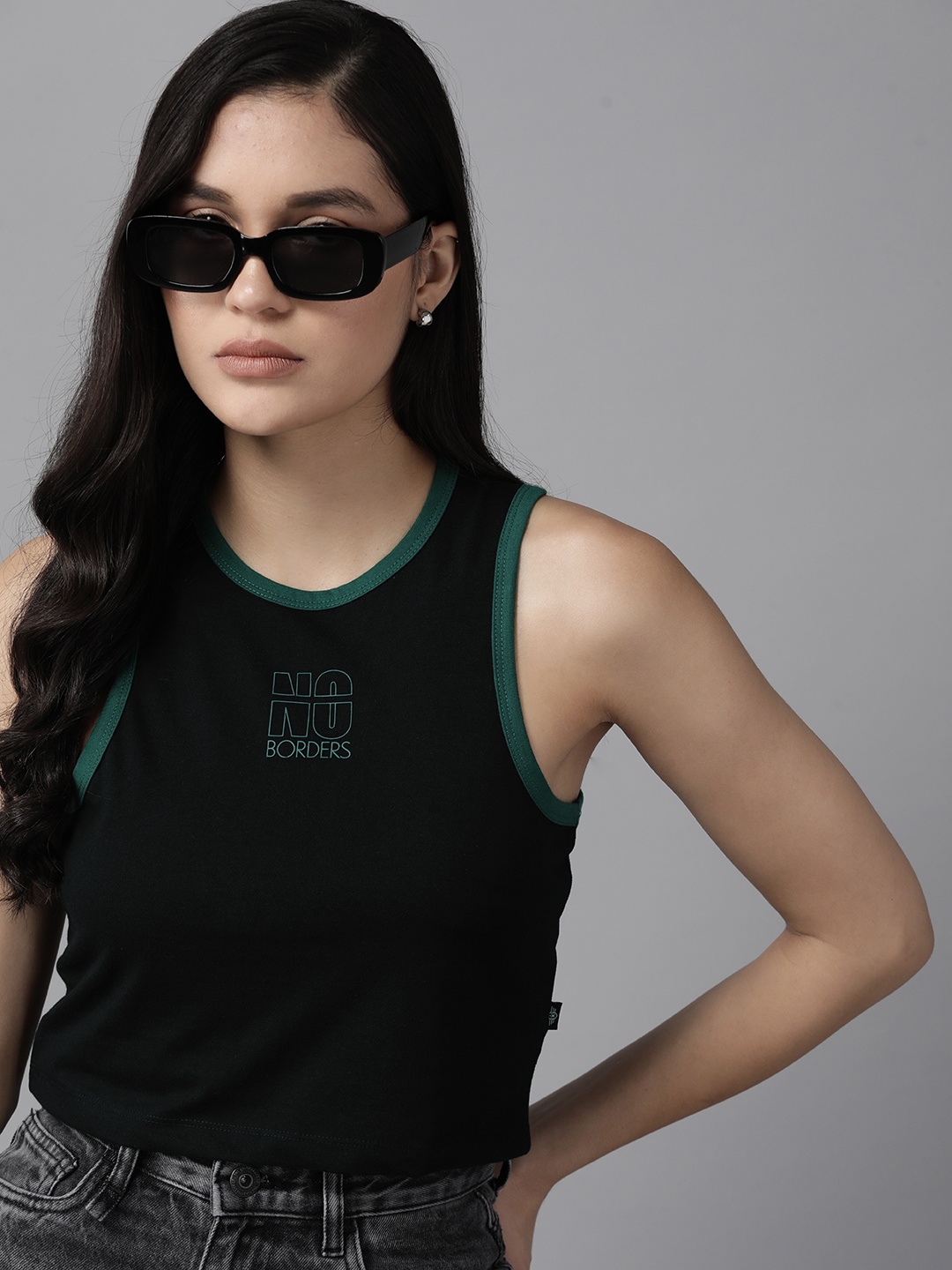 

The Roadster Lifestyle Co. Sleeveless Fitted T-shirt, Black