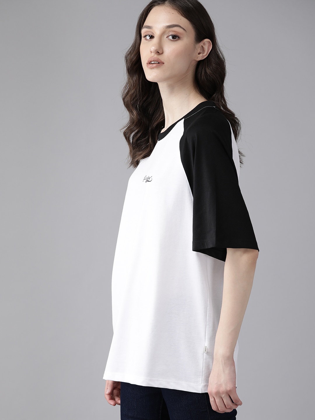 

The Roadster Lifestyle Co. Colourblocked Raglan Sleeves T-shirt, White