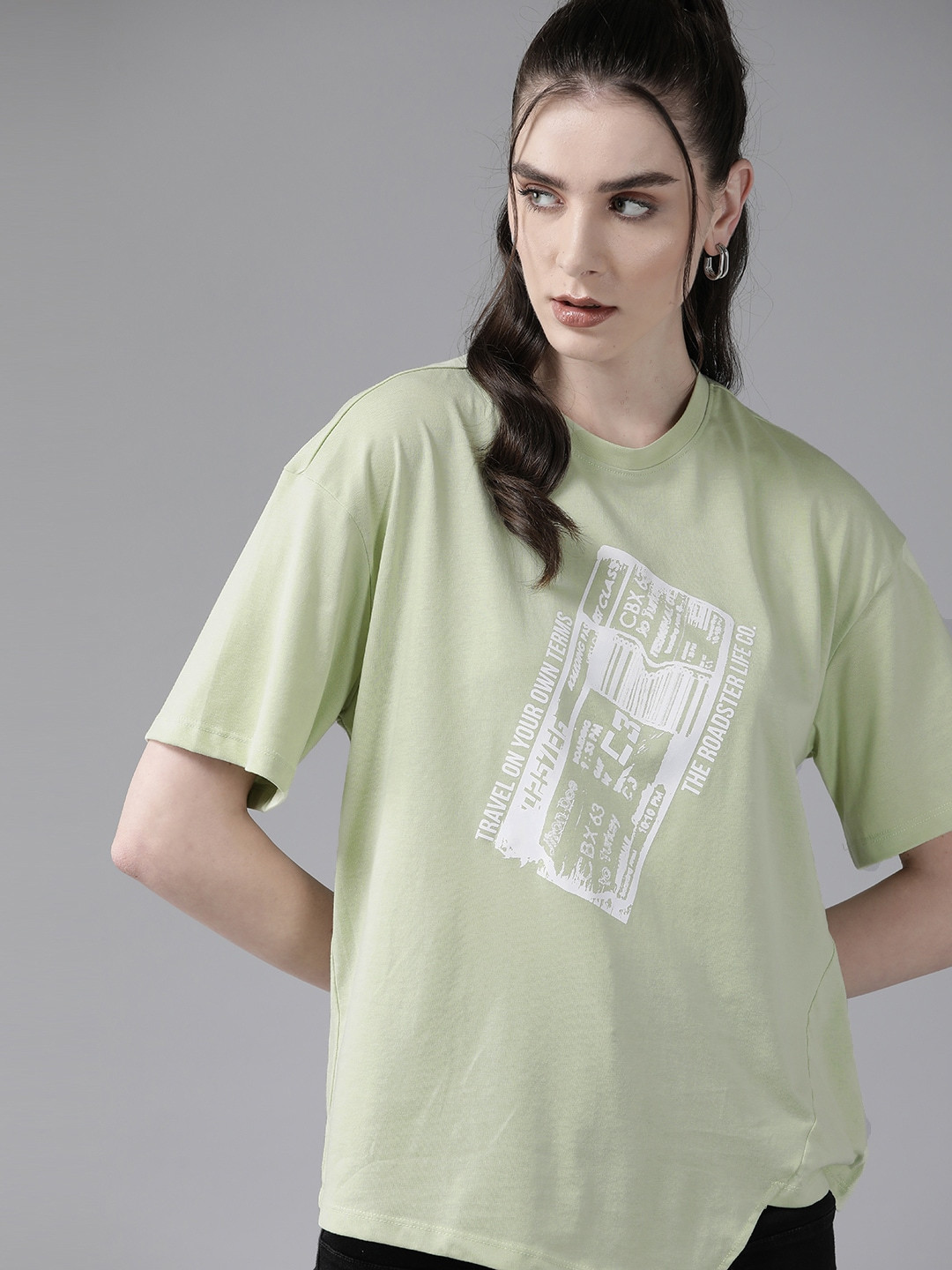 

The Roadster Lifestyle Co. Asymmetric Hem Brand Logo Print Drop-Shoulder Sleeves T-shirt, Green