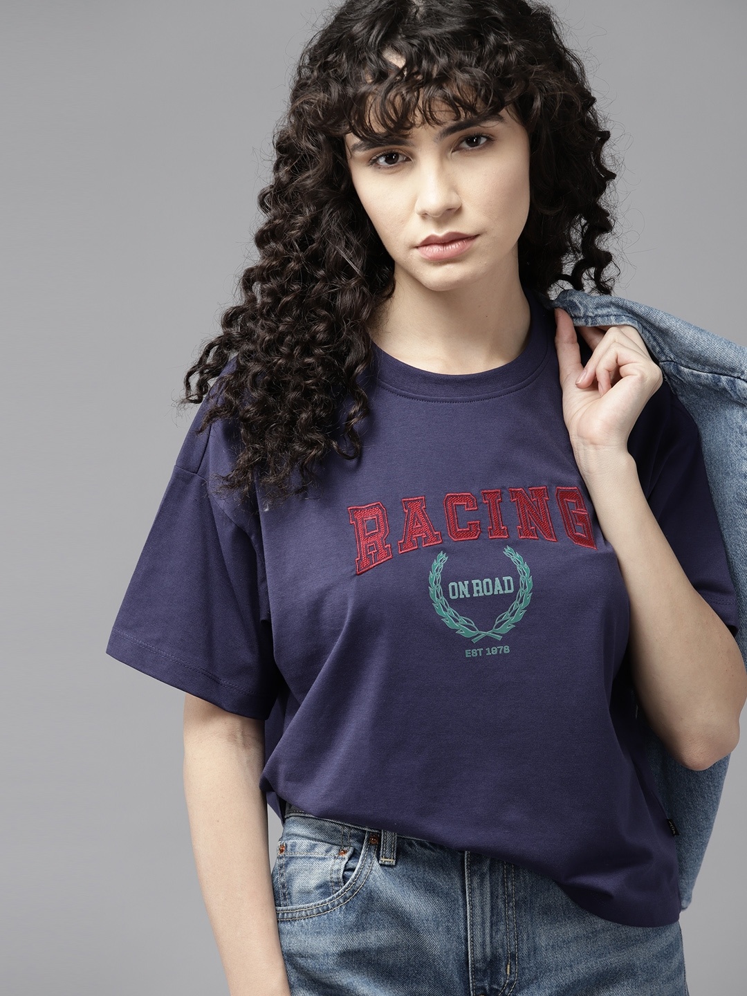 

The Roadster Lifestyle Co. Drop-Shoulder Sleeves Embroidered Boxy T-shirt, Navy blue