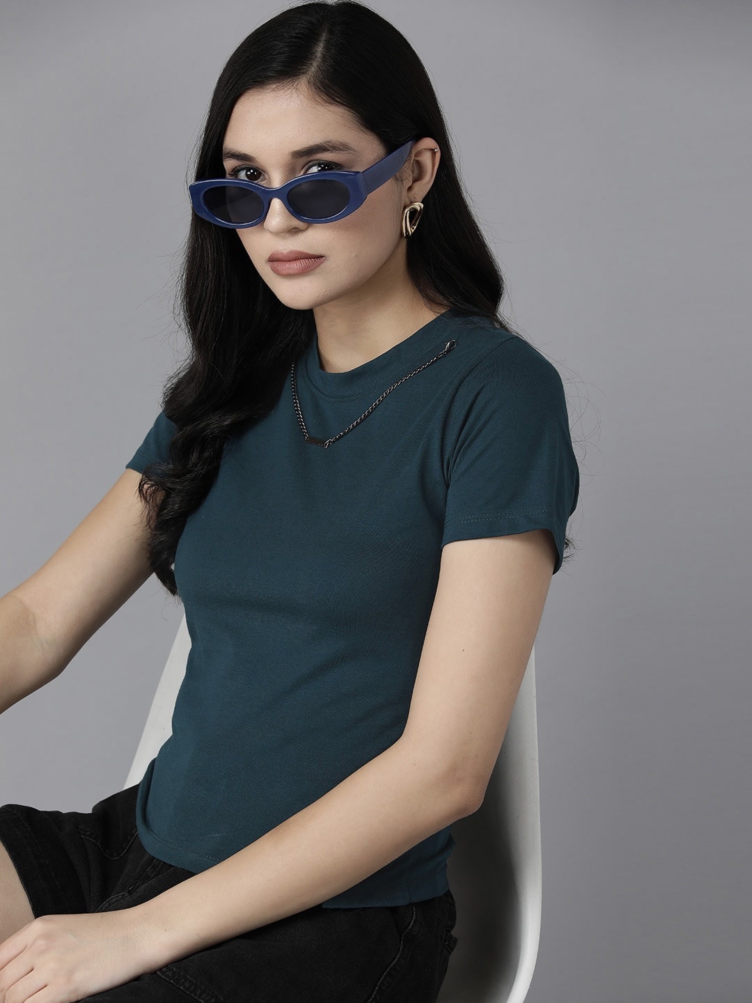 

The Roadster Lifestyle Co. T-shirt with Detachable Chain, Navy blue