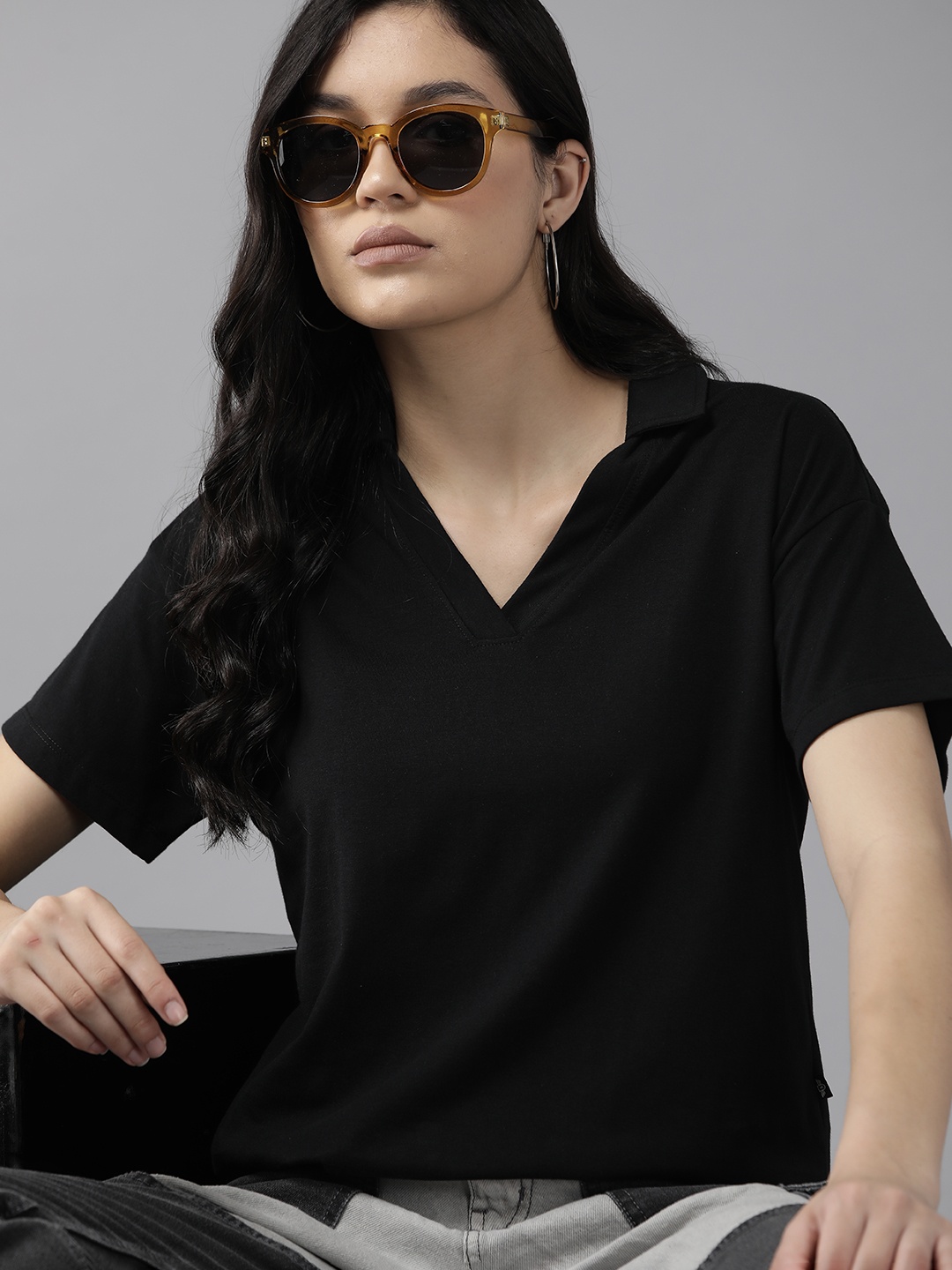 

The Roadster Lifestyle Co. Polo Collar Drop-Shoulder Sleeves Boxy T-shirt, Black