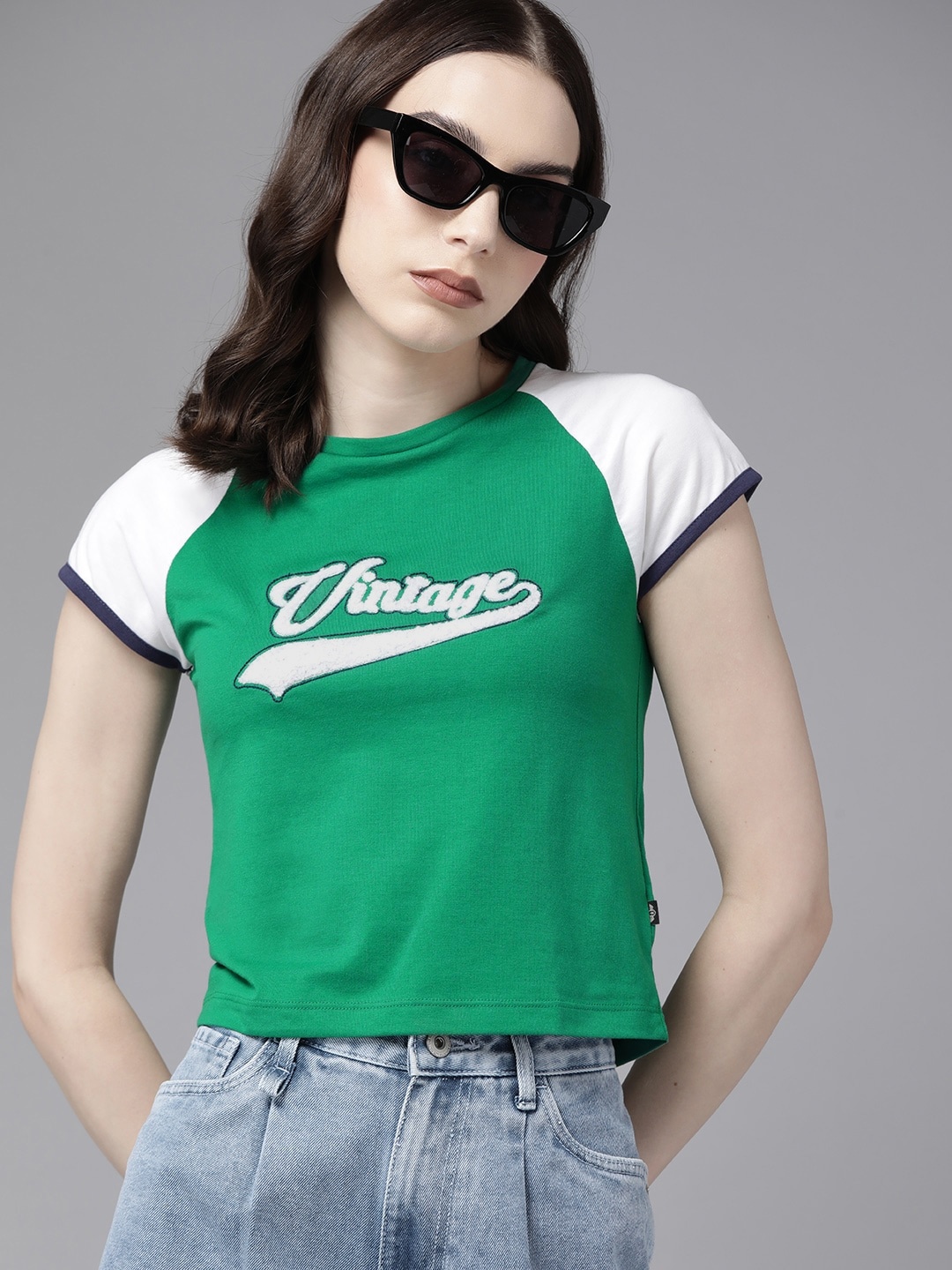 

The Roadster Lifestyle Co. Typography Applique Detail T-shirt, Green