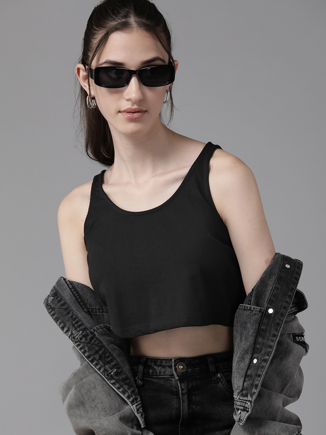

The Roadster Lifestyle Co. Solid Crop T-shirt, Black