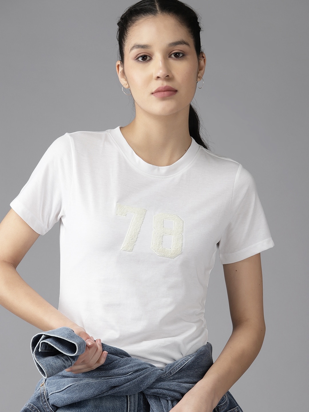 

The Roadster Lifestyle Co. Varsity Applique Detail Slim Fit T-shirt, White